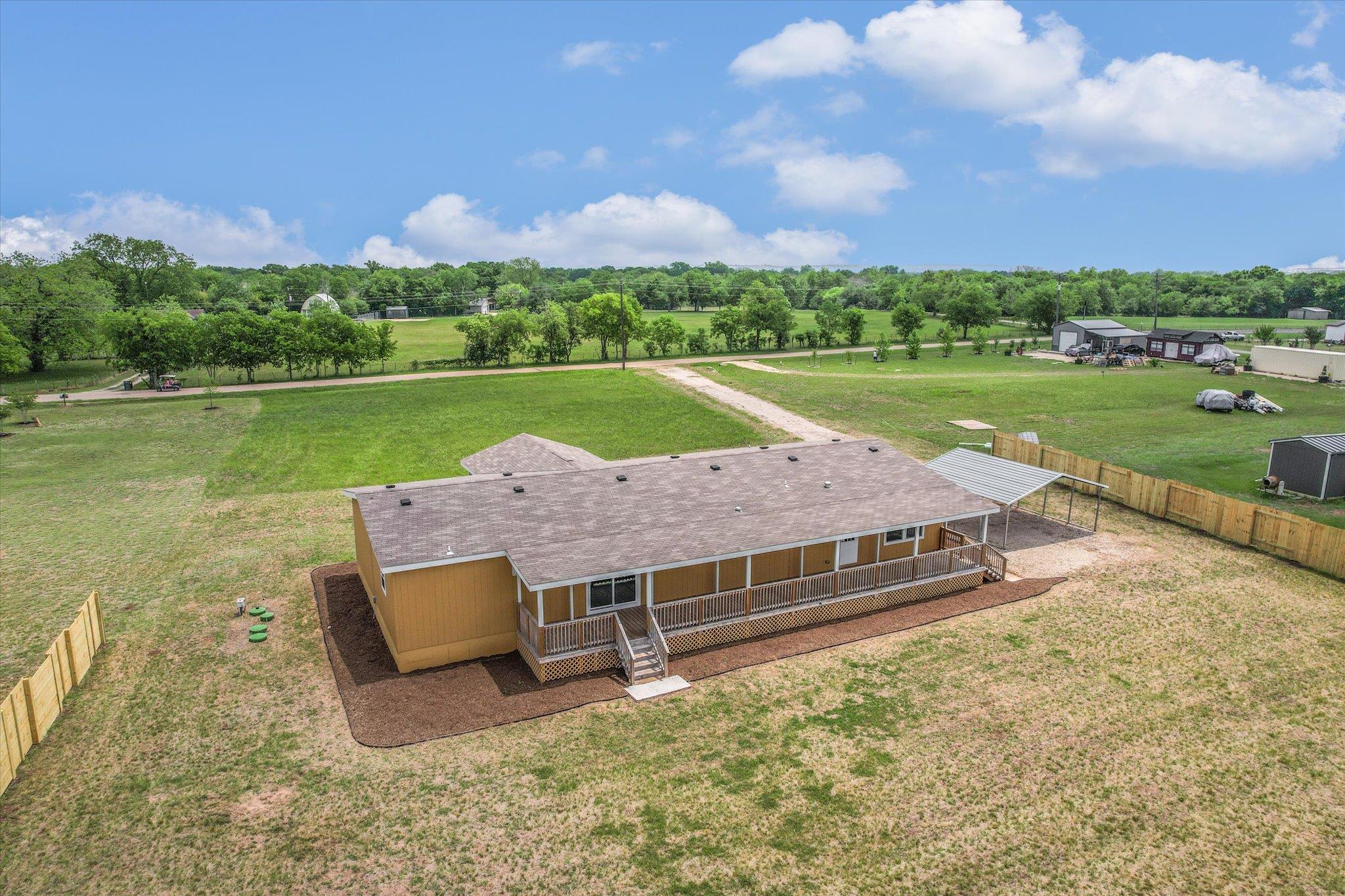 202 Lazy River LN