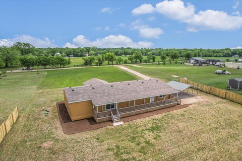 202 Lazy River LN Elgin TX 78621