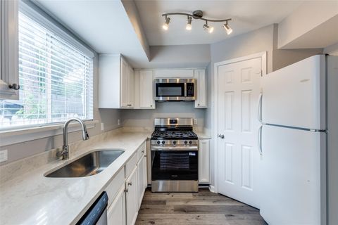 Tiny photo for 2005 Glen Allen ST #104, Austin, TX 78704 (MLS # 7860766)