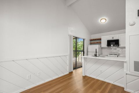Photo of 4205 Speedway Ave #301, Austin, TX 78751 (MLS # 7205679)