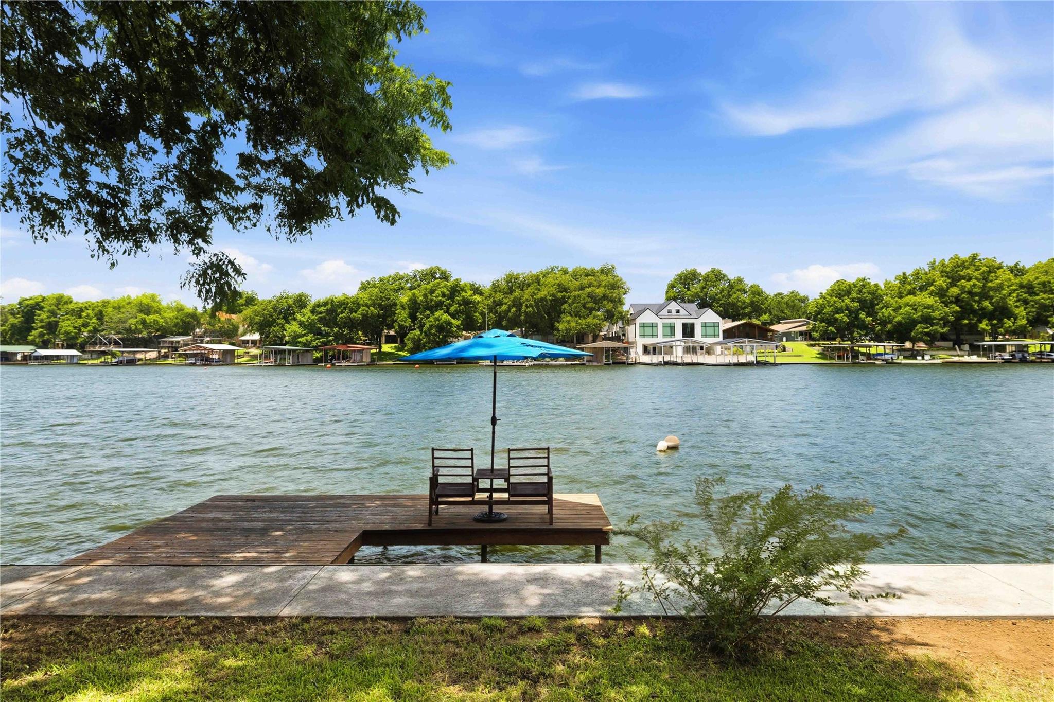 1308 Lakeside DR