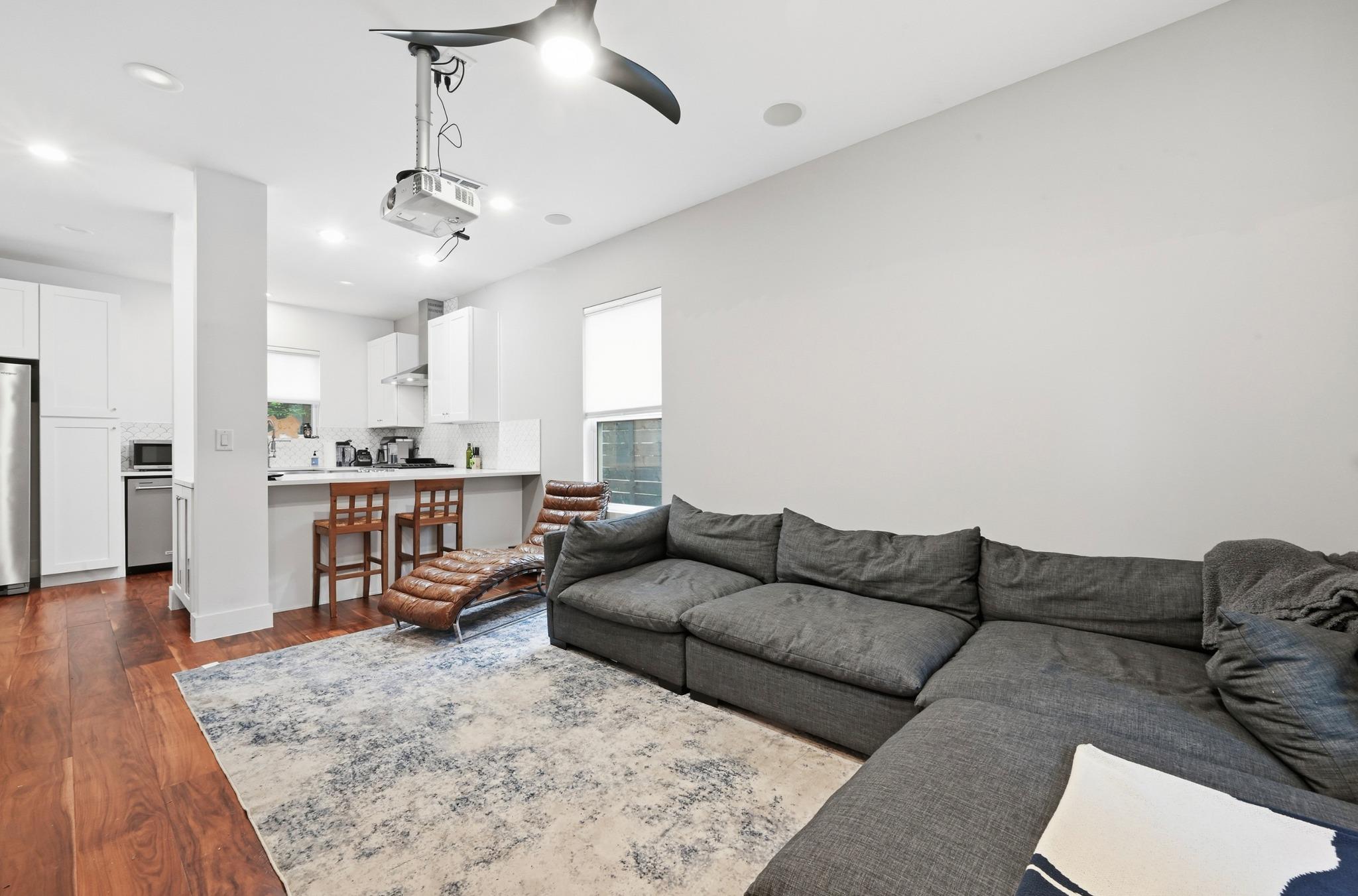 105 Elkhart ST 3