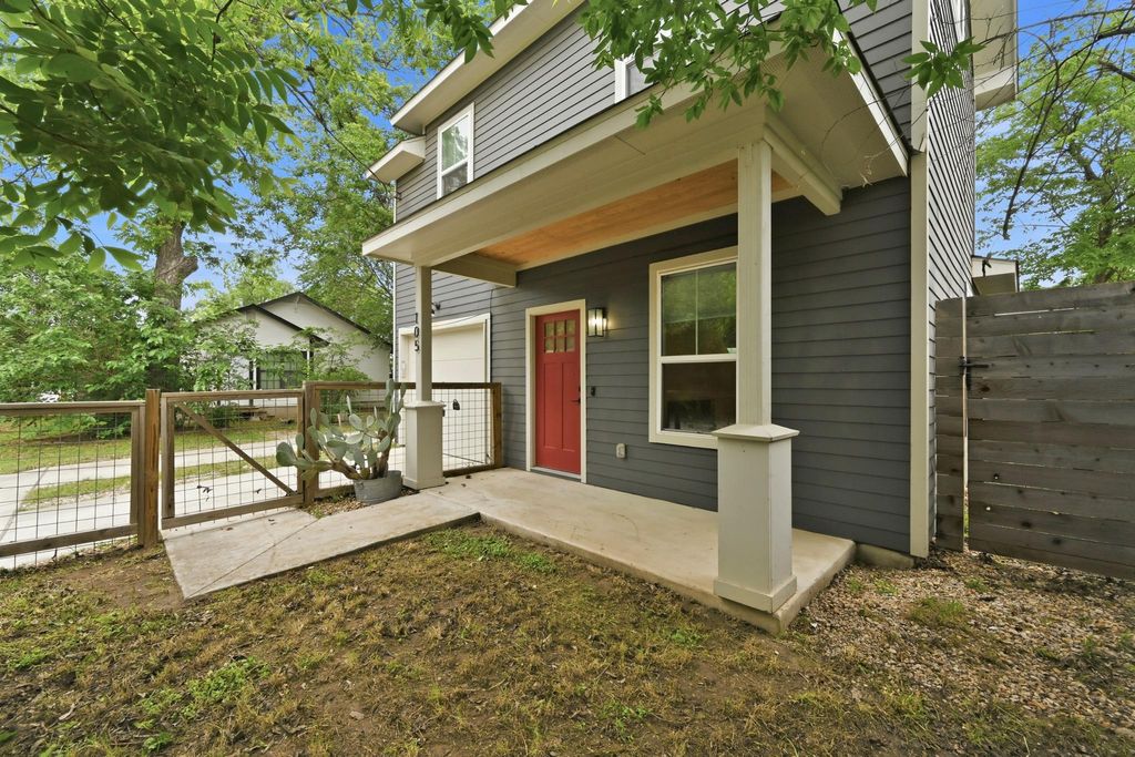 Photo of 105 Elkhart ST #3, Austin, TX 78702 (MLS # 9554185)