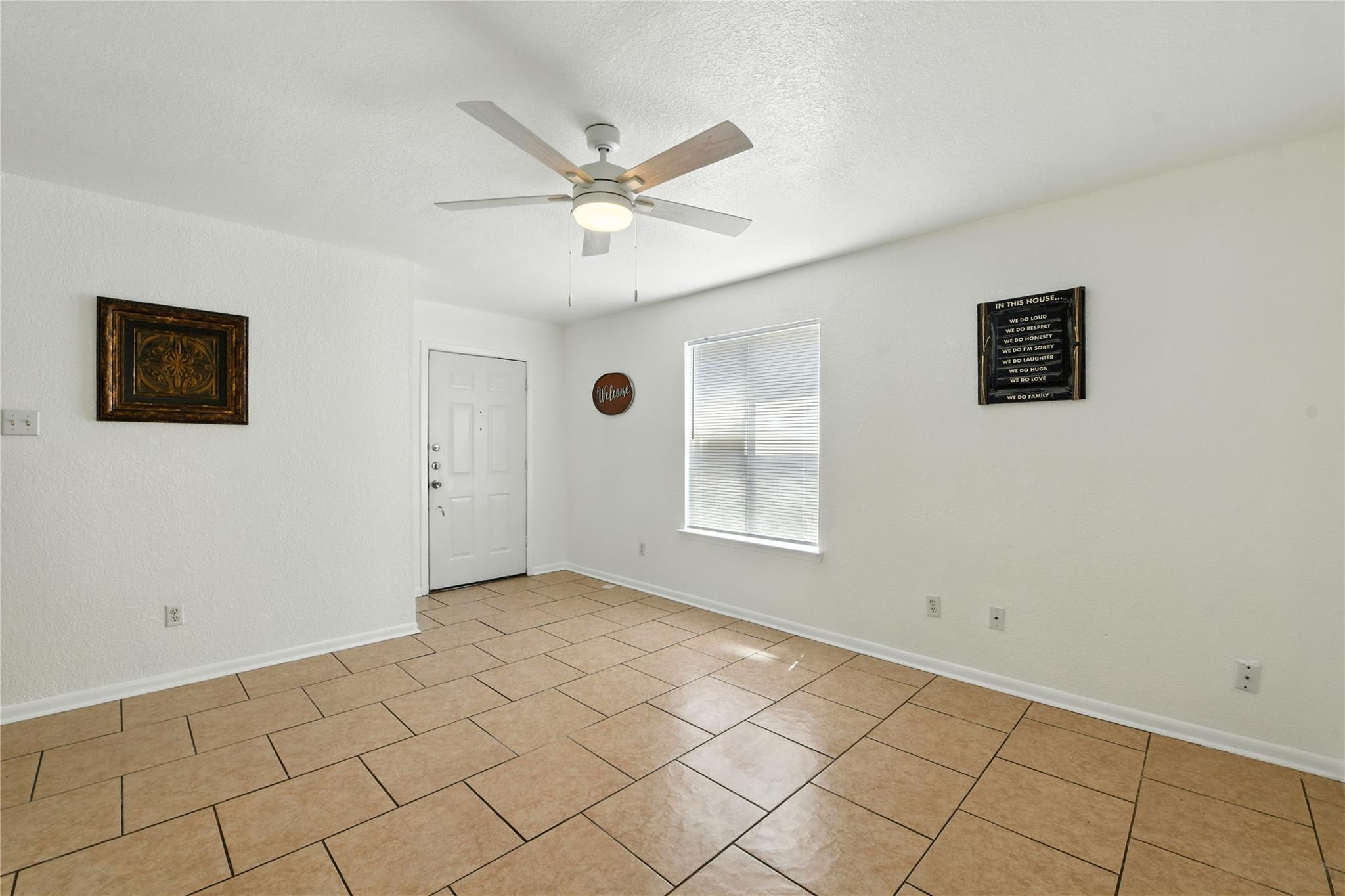 2410 Royal Crest CIR