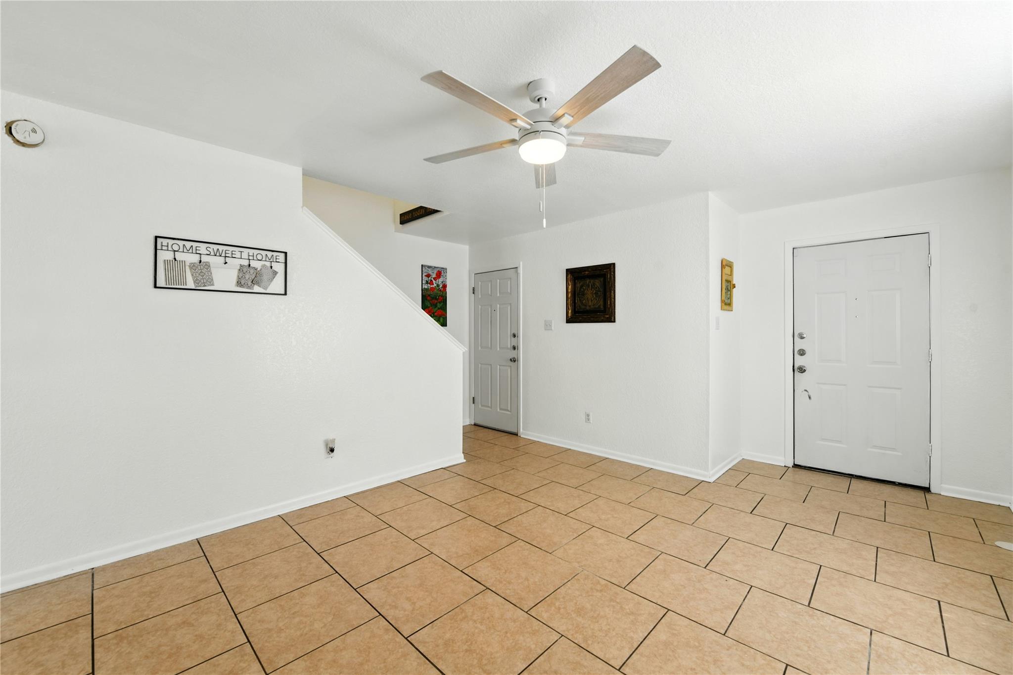 2410 Royal Crest CIR