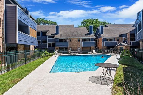 Tiny photo for 2500 Burleson RD #401, Austin, TX 78741 (MLS # 9827965)