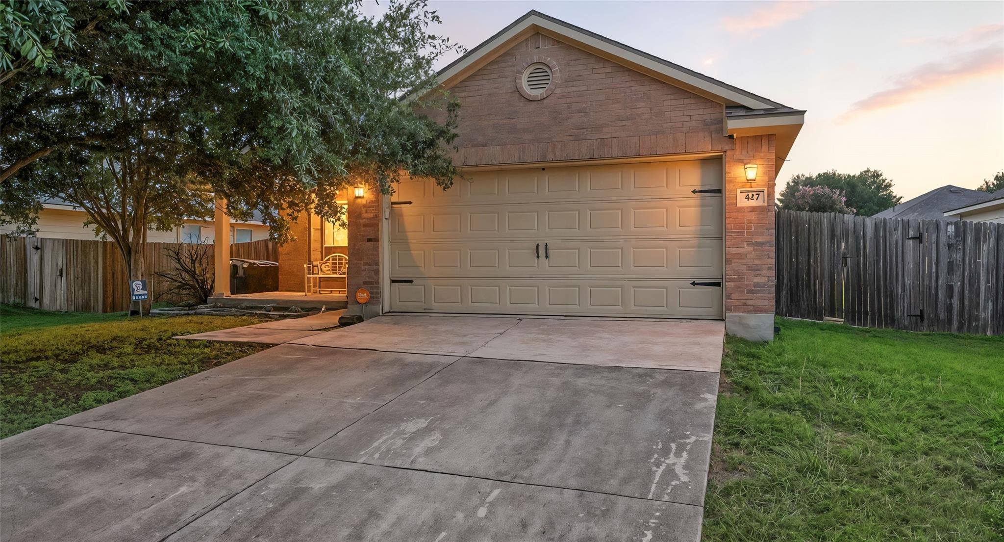 427 Roadrunner Ave