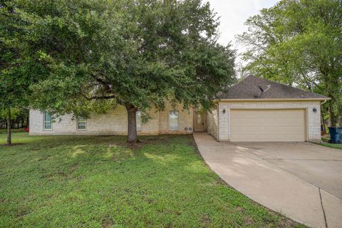 Photo of 1335 Lovers LN, Bastrop, TX 78602 (MLS # 9072513)
