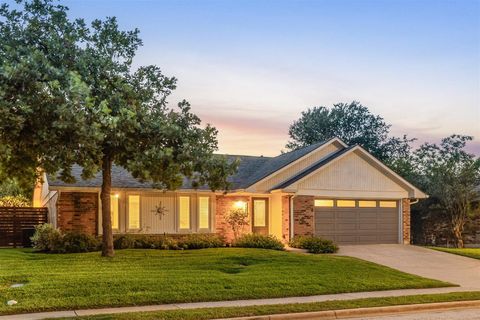 Photo of 7302 Trace Chain DR, Austin, TX 78749 (MLS # 3978764)