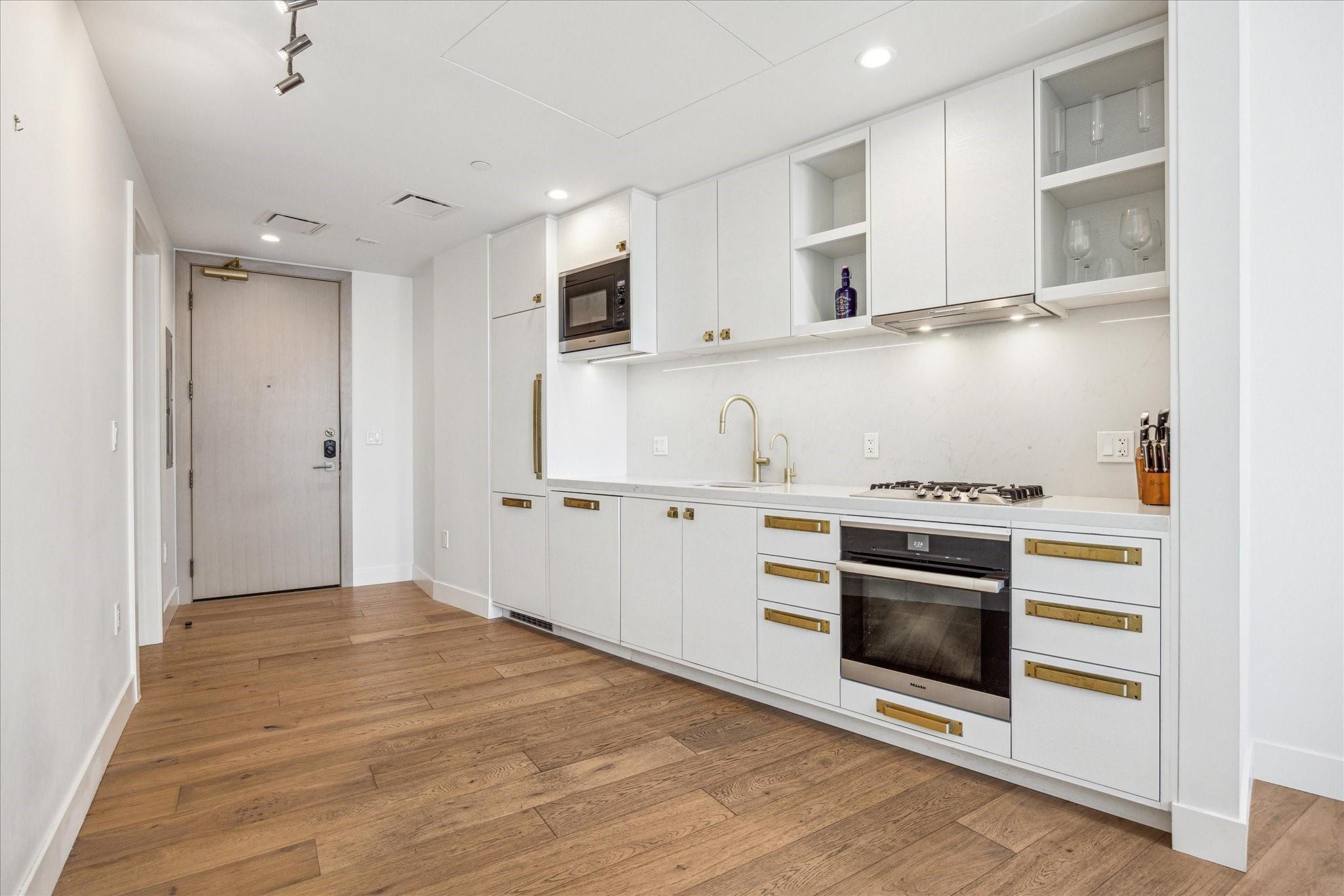 70 Rainey ST 2209