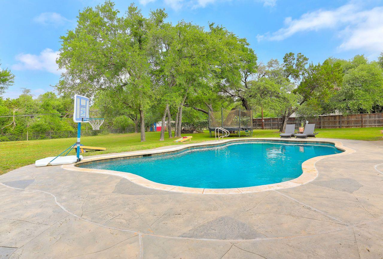 3701 Arrowhead CIR