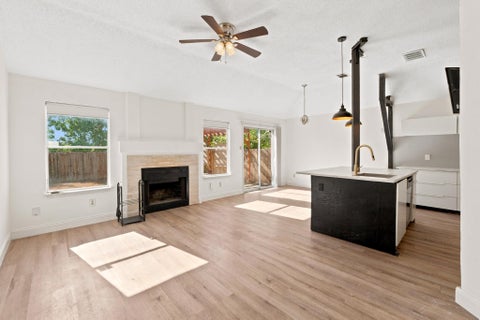Photo of 12501 Fallen Tower LN, Austin, TX 78753 (MLS # 3303937)