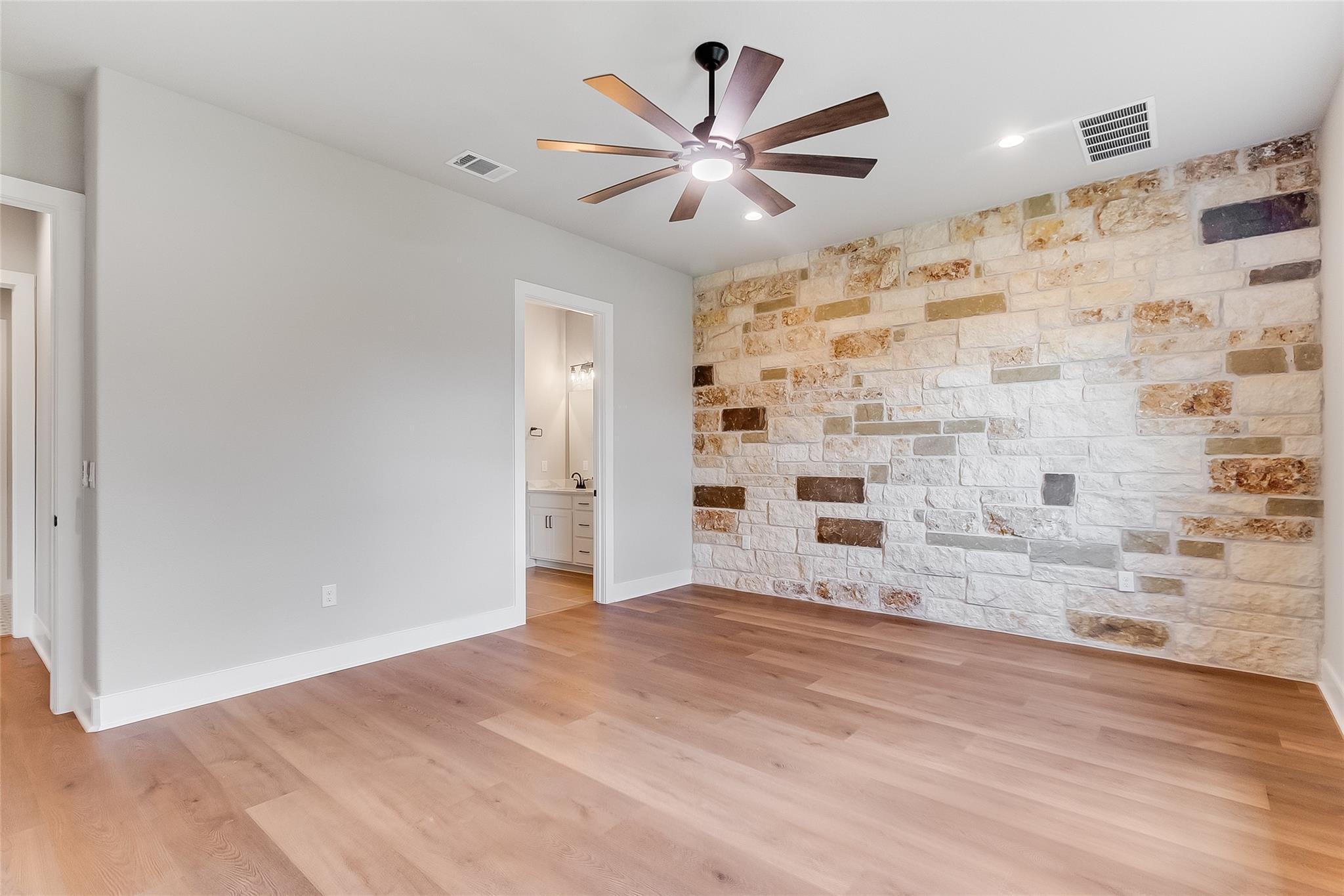 124 Draper LN