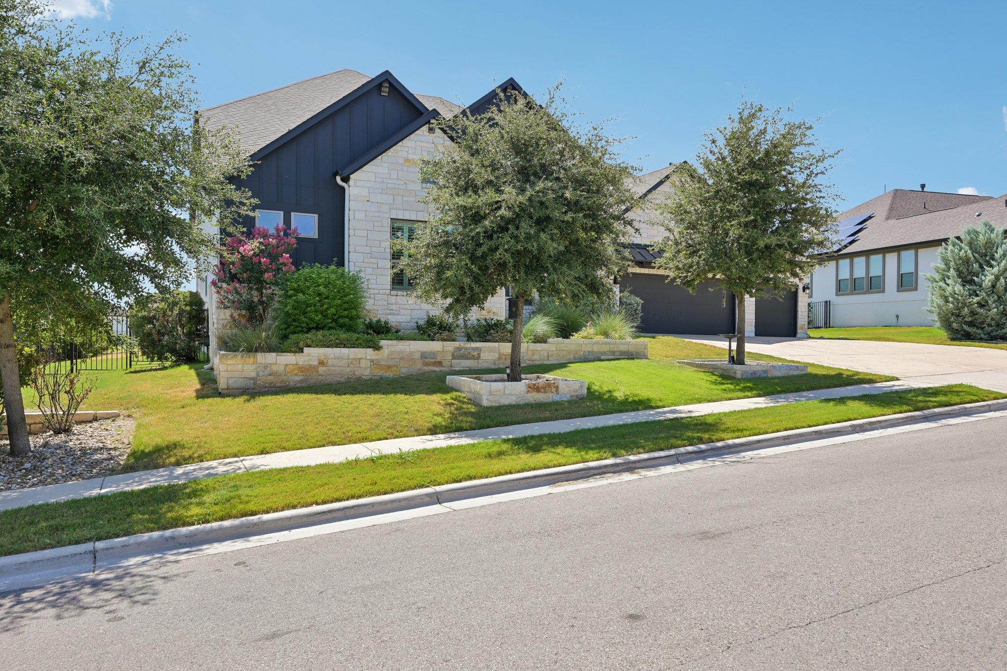2029 Murano LN