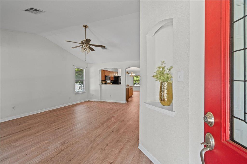 317 Bandstand LN