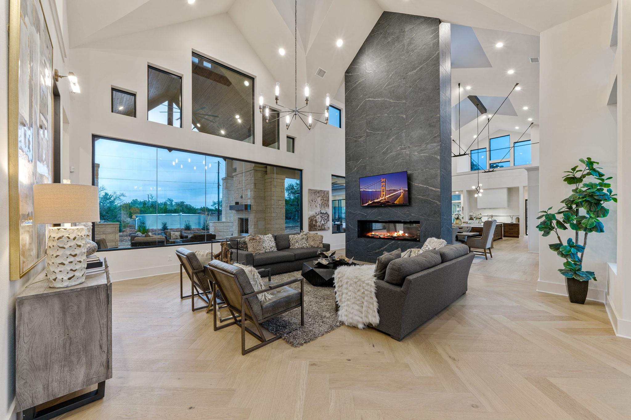 7505 E U.S. 290 Highway