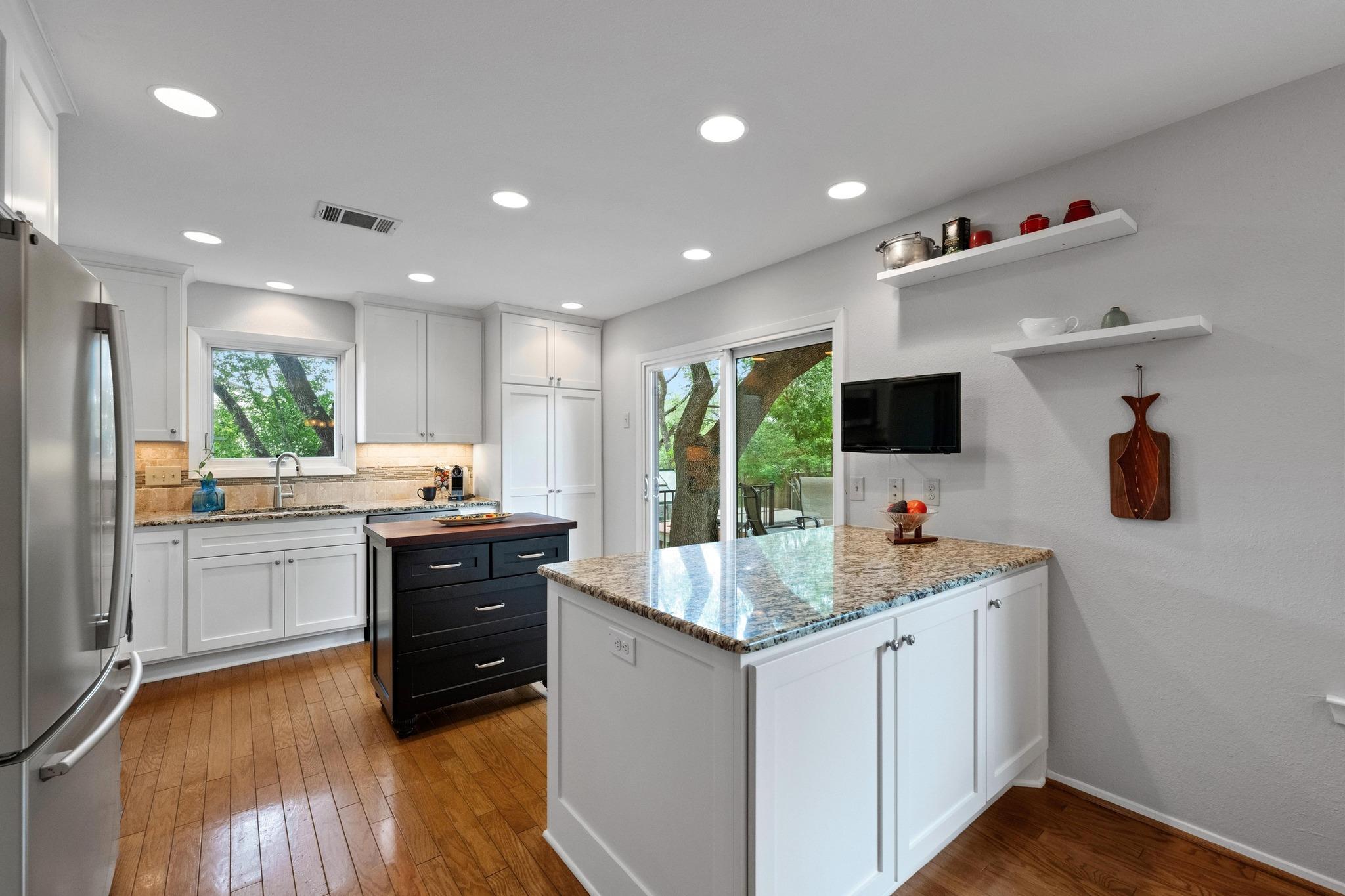 11207 Oak View DR