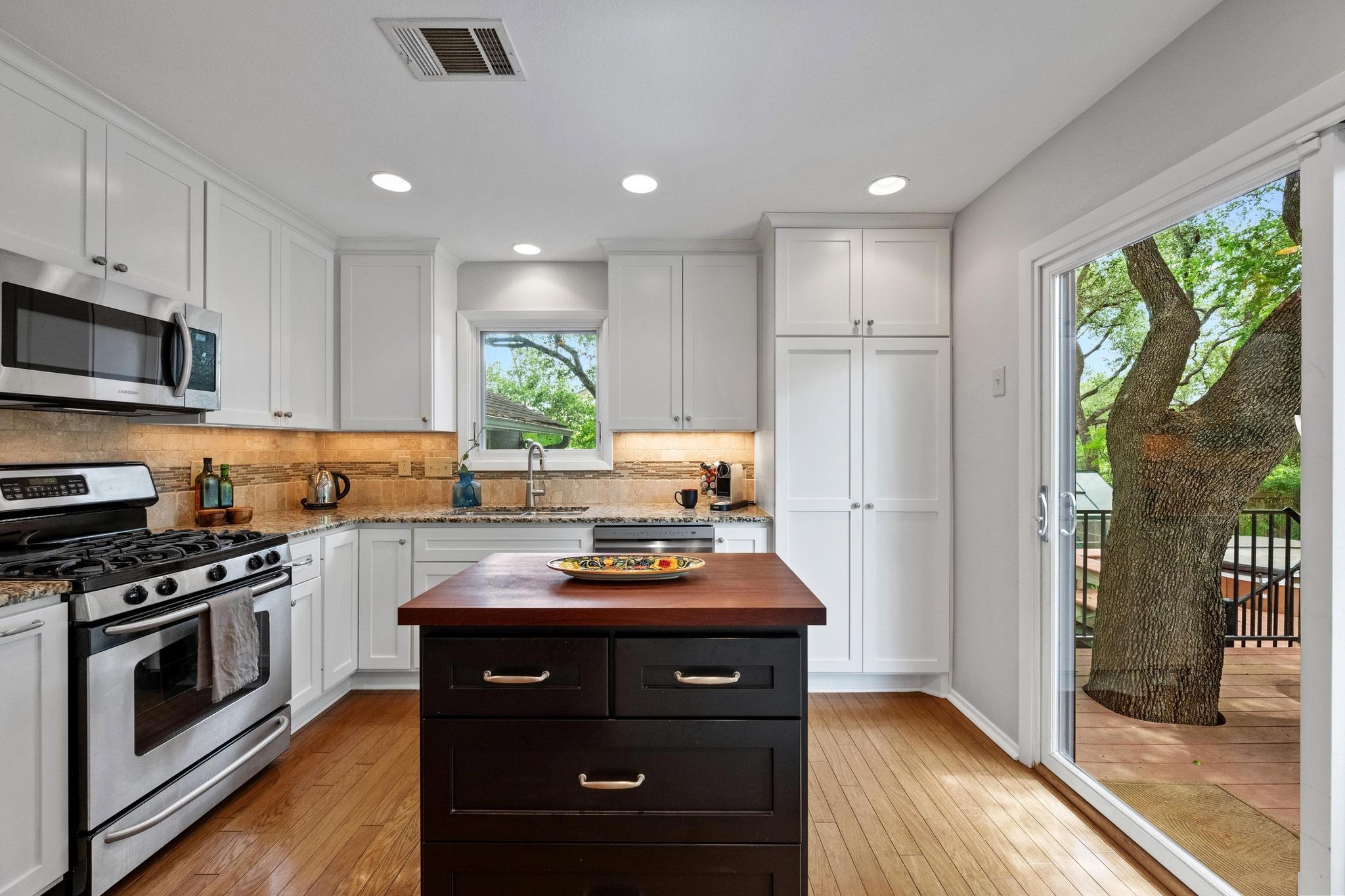 11207 Oak View DR