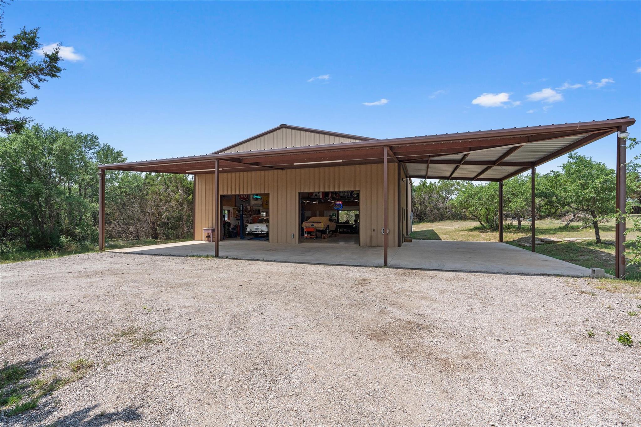 920 Barton Creek DR