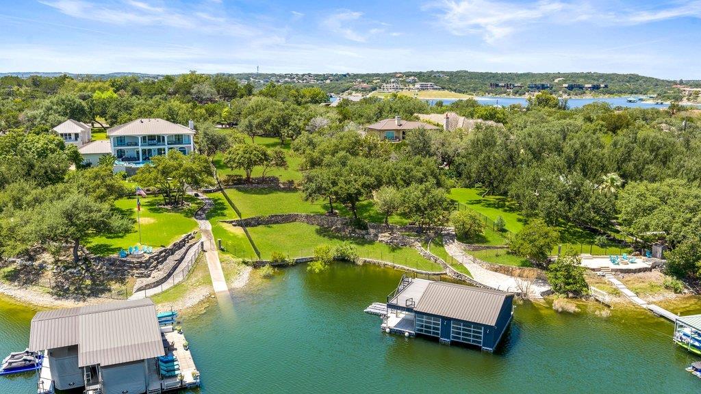 909 Brooks Hollow RD