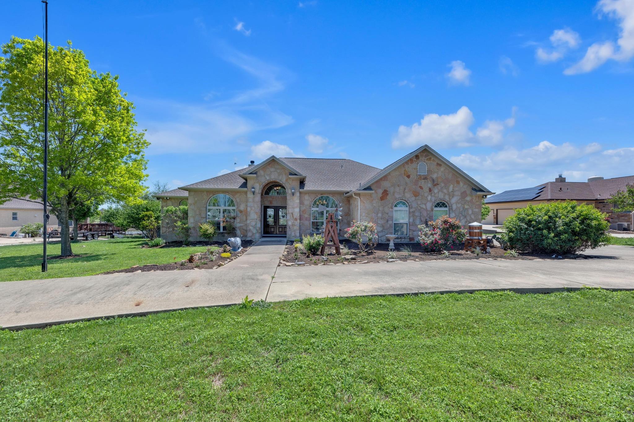 117 Lookout CIR