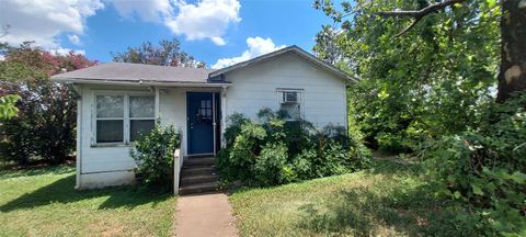 Photo of 201 W Anderson Ave, Round Rock, TX 78664 (MLS # 9421550)