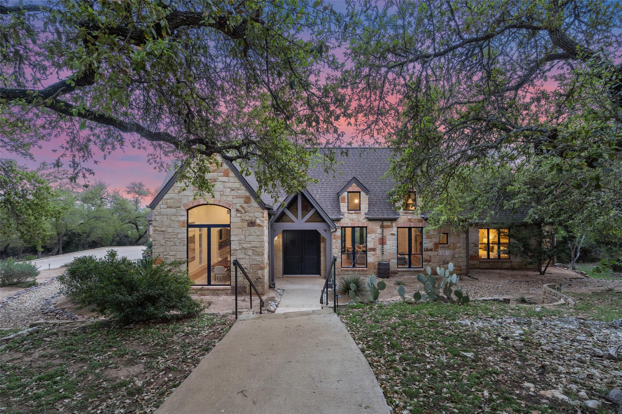 2375 La Ventana PKWY