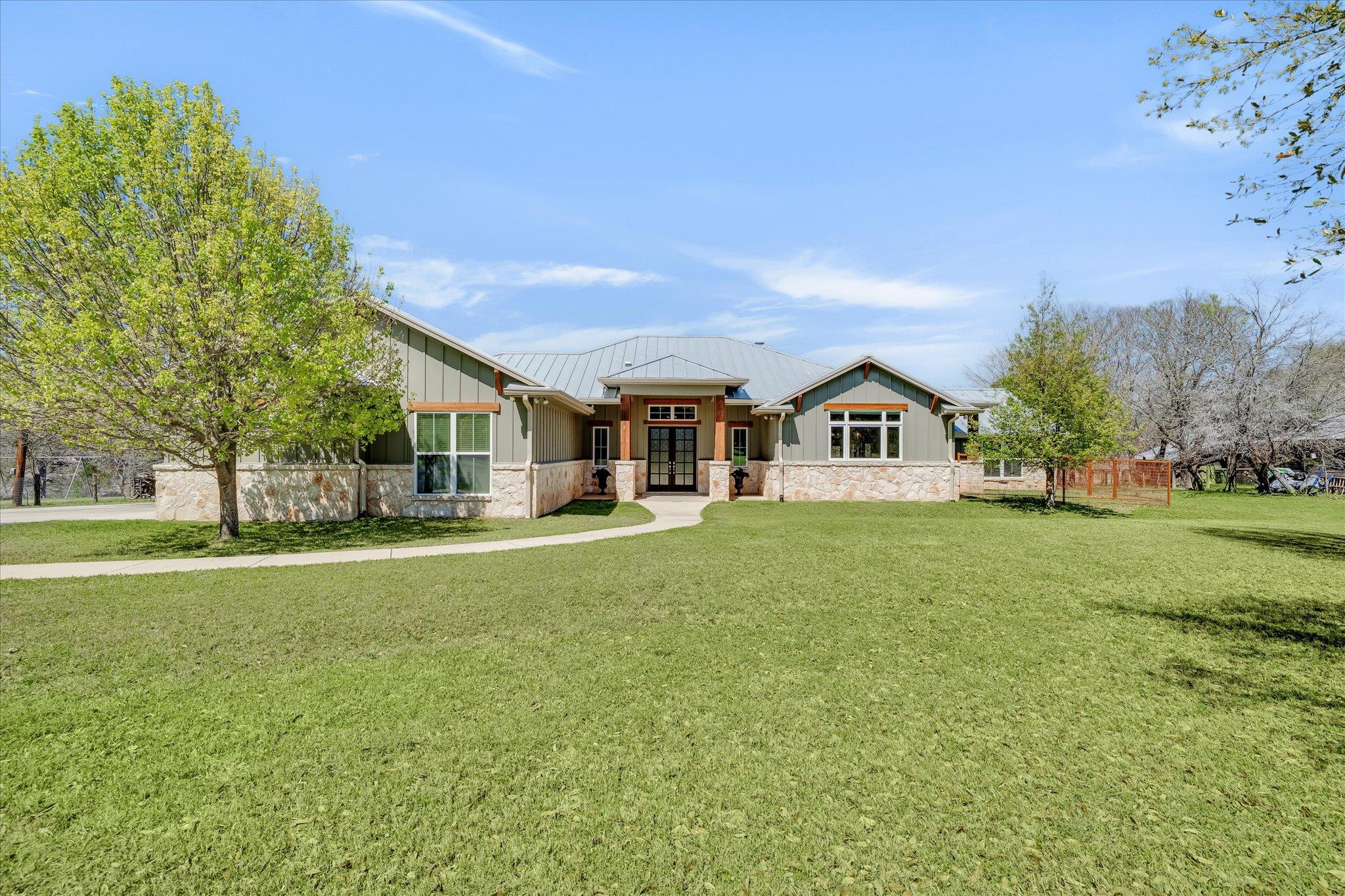 204 W BLANCO BEND DR