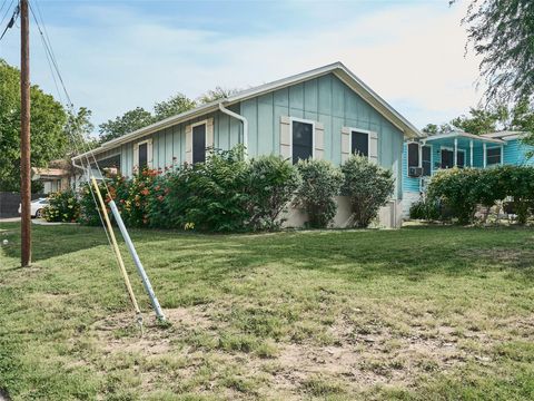 Tiny photo for 2200 E 18th ST, Austin, TX 78702 (MLS # 5104724)