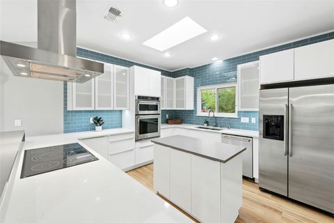 304 Palos Verdes DR Lakeway TX 78734