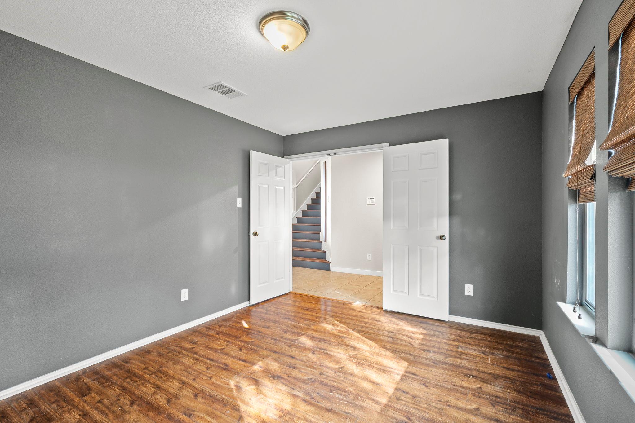 4504 Woodstock DR