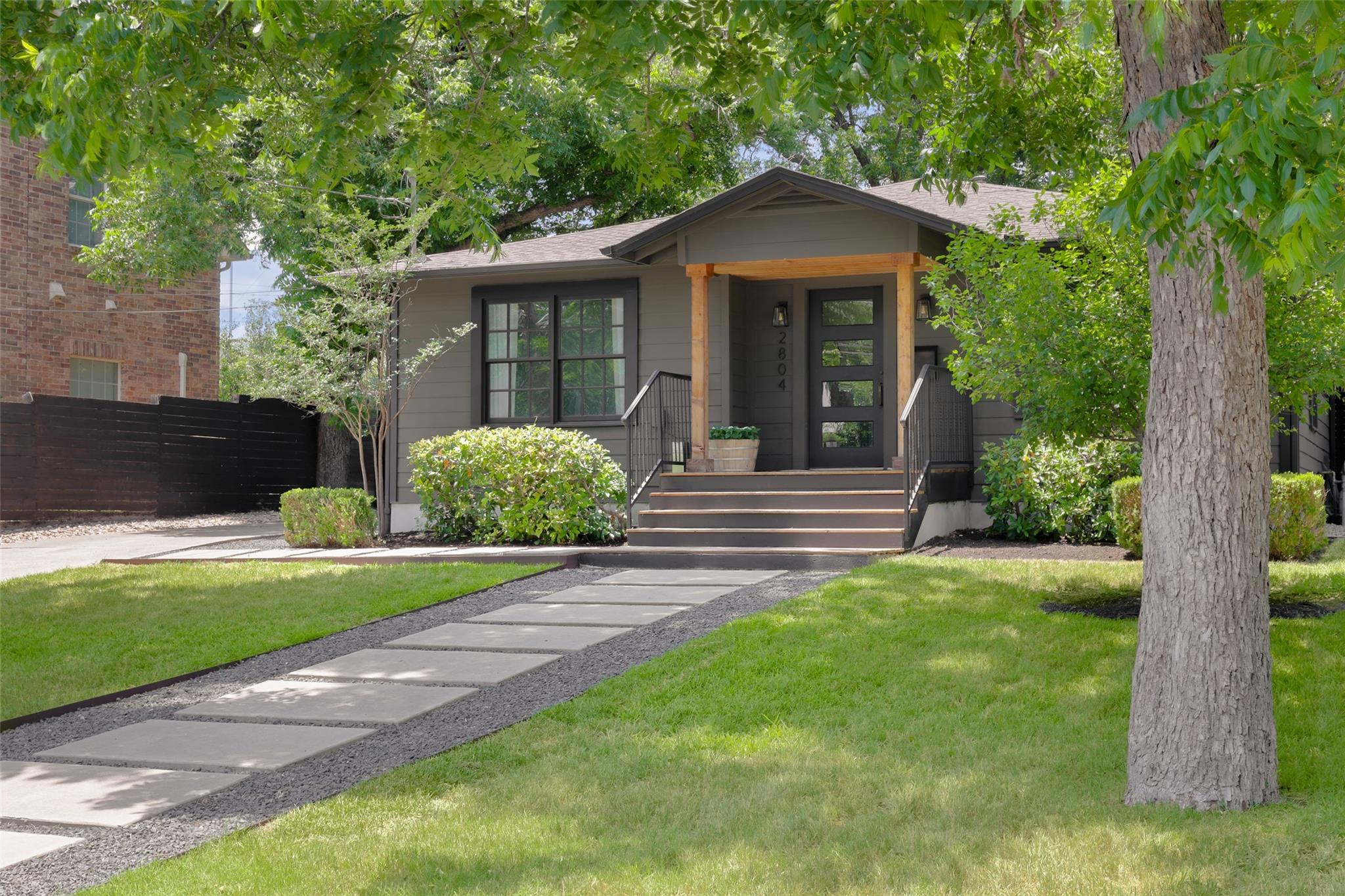 2804 Oakmont BLVD