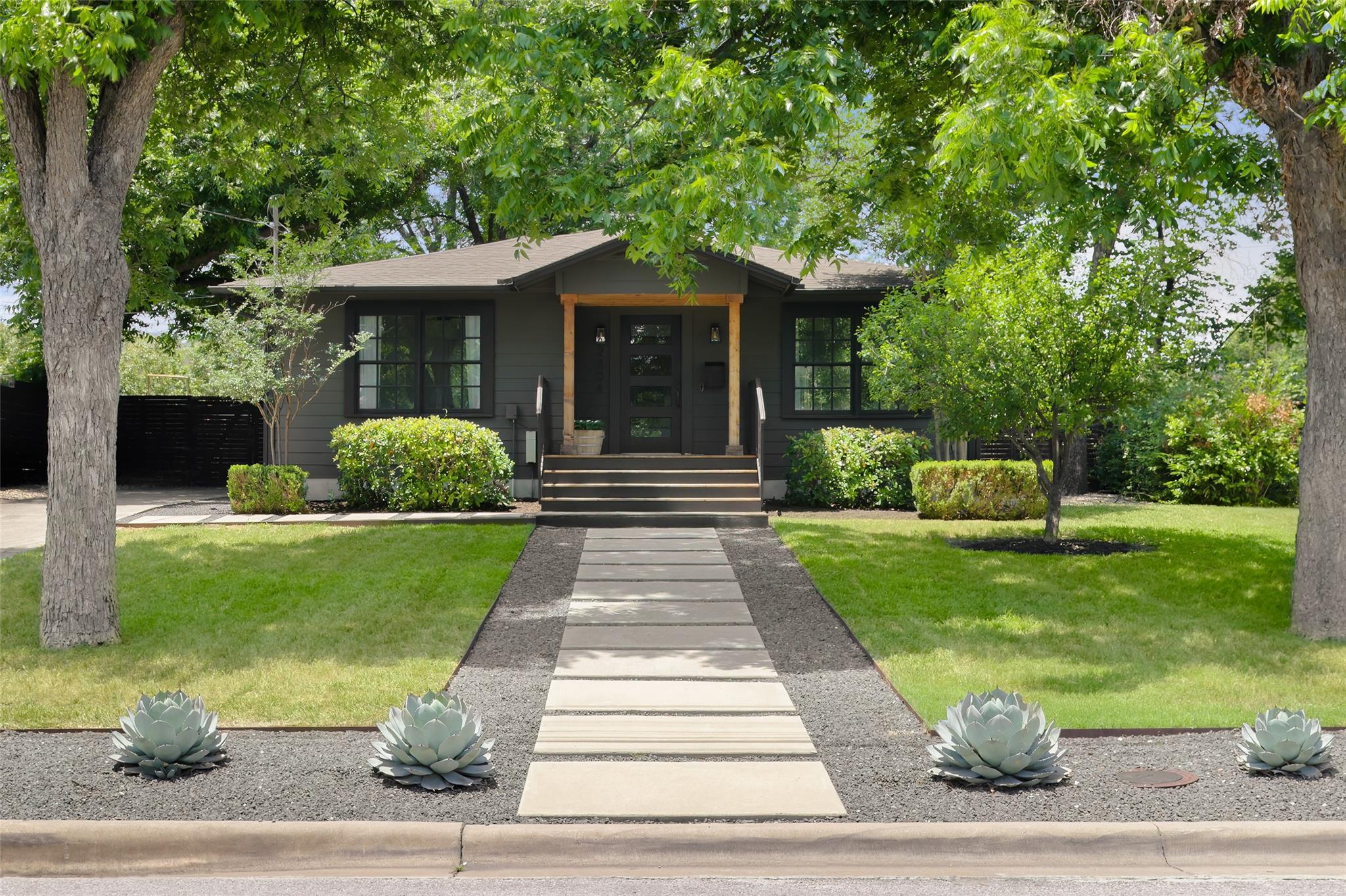 2804 Oakmont BLVD