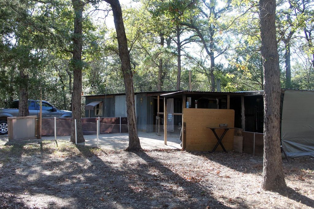 Photo of 224 Sides LN, Lockhart, TX 78644 (MLS # 9252278)