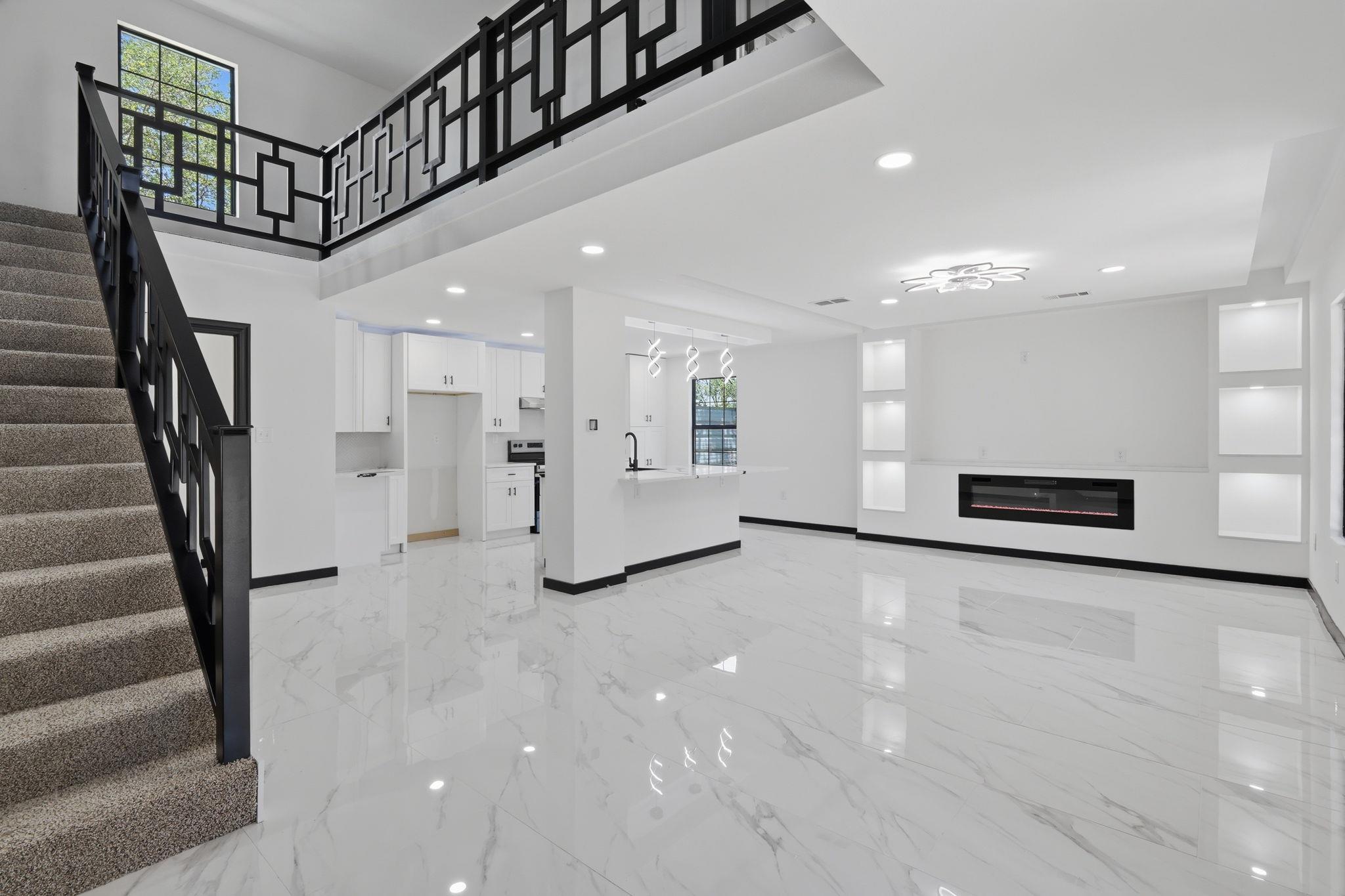143 Stony Point DR