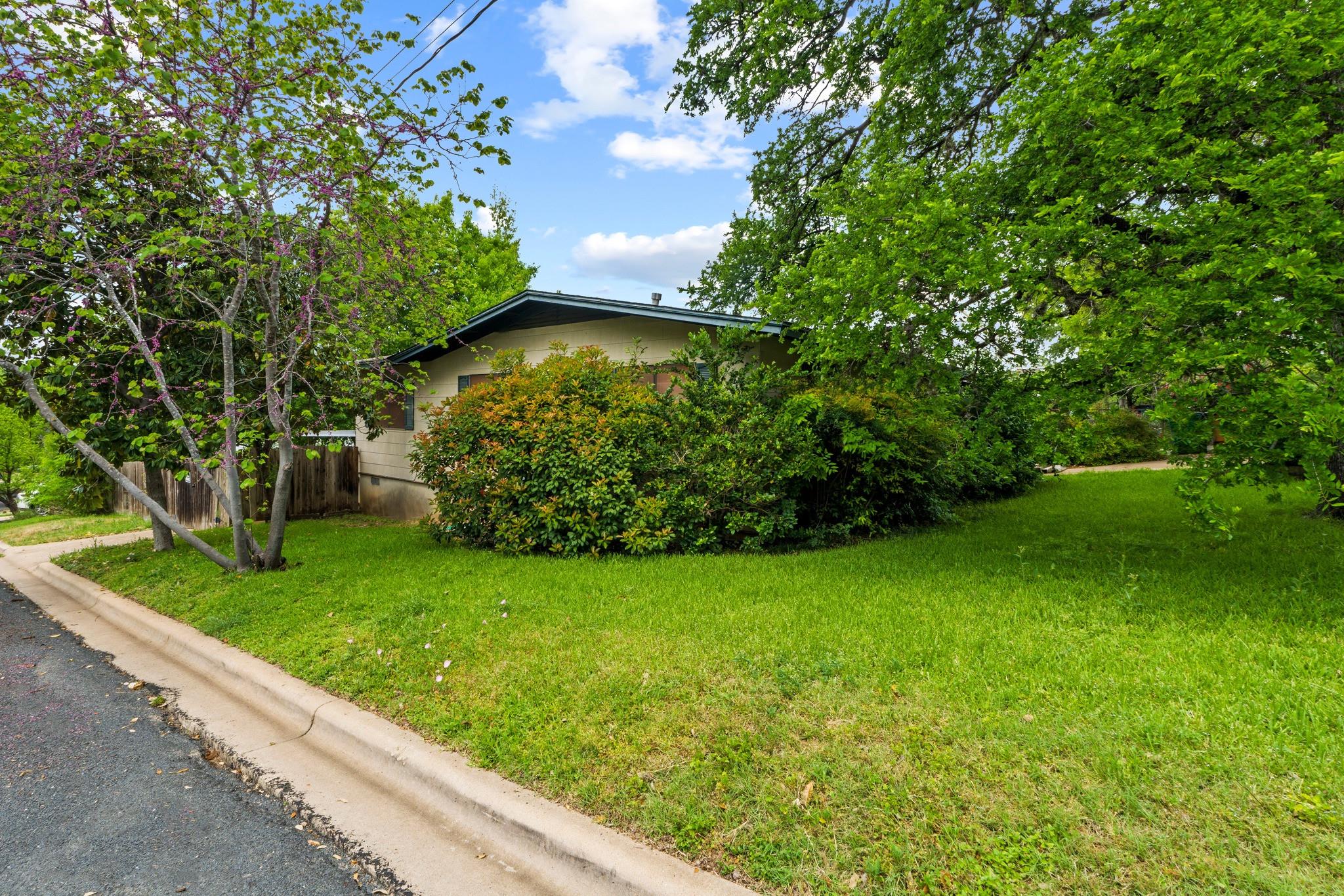 2506 Rae Dell Ave