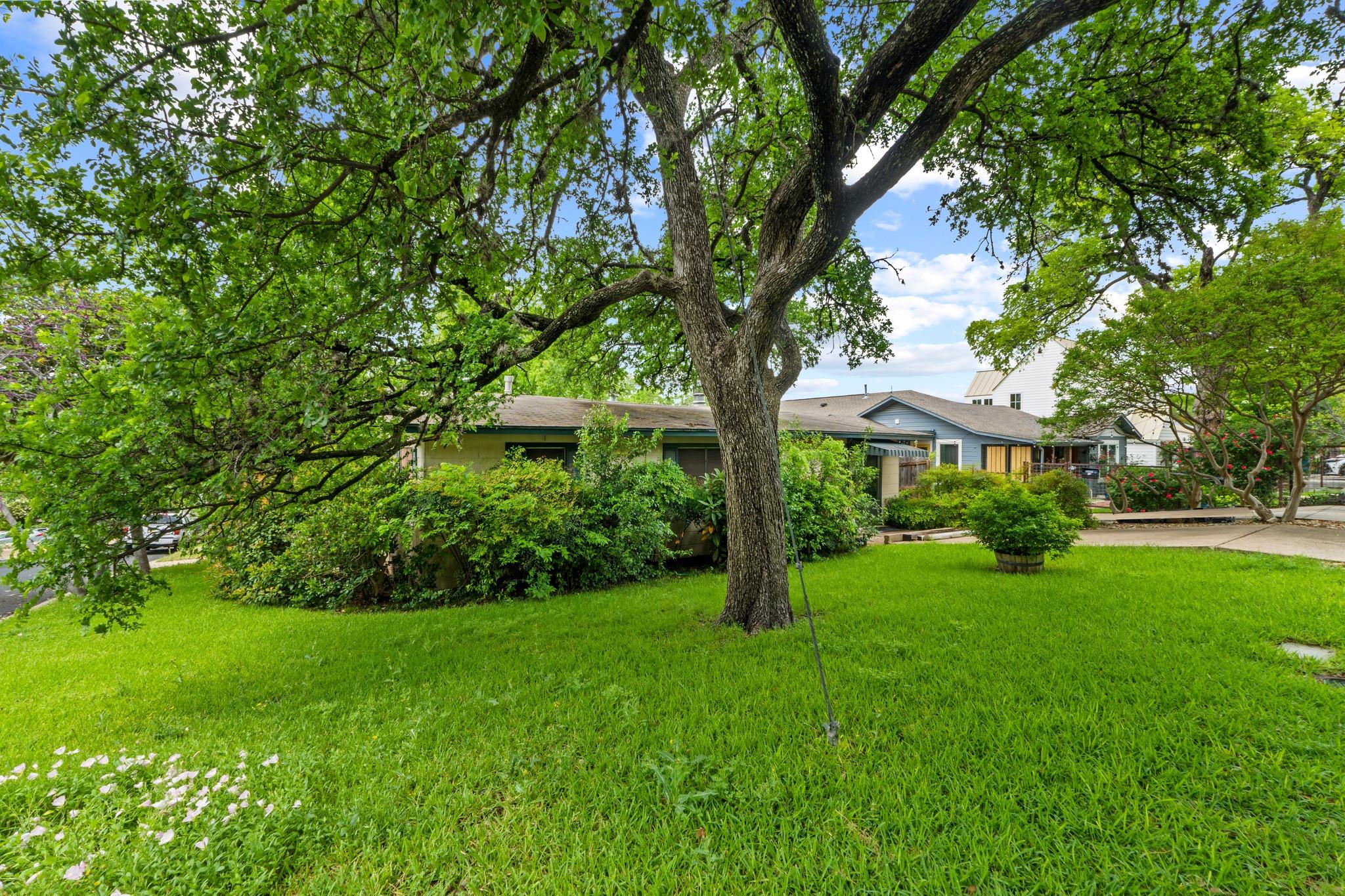 2506 Rae Dell Ave