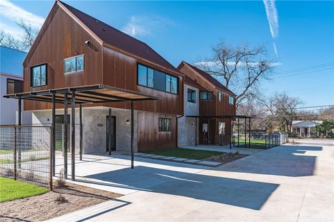Photo of 915 Tillery ST #B, Austin, TX 78702 (MLS # 5645640)