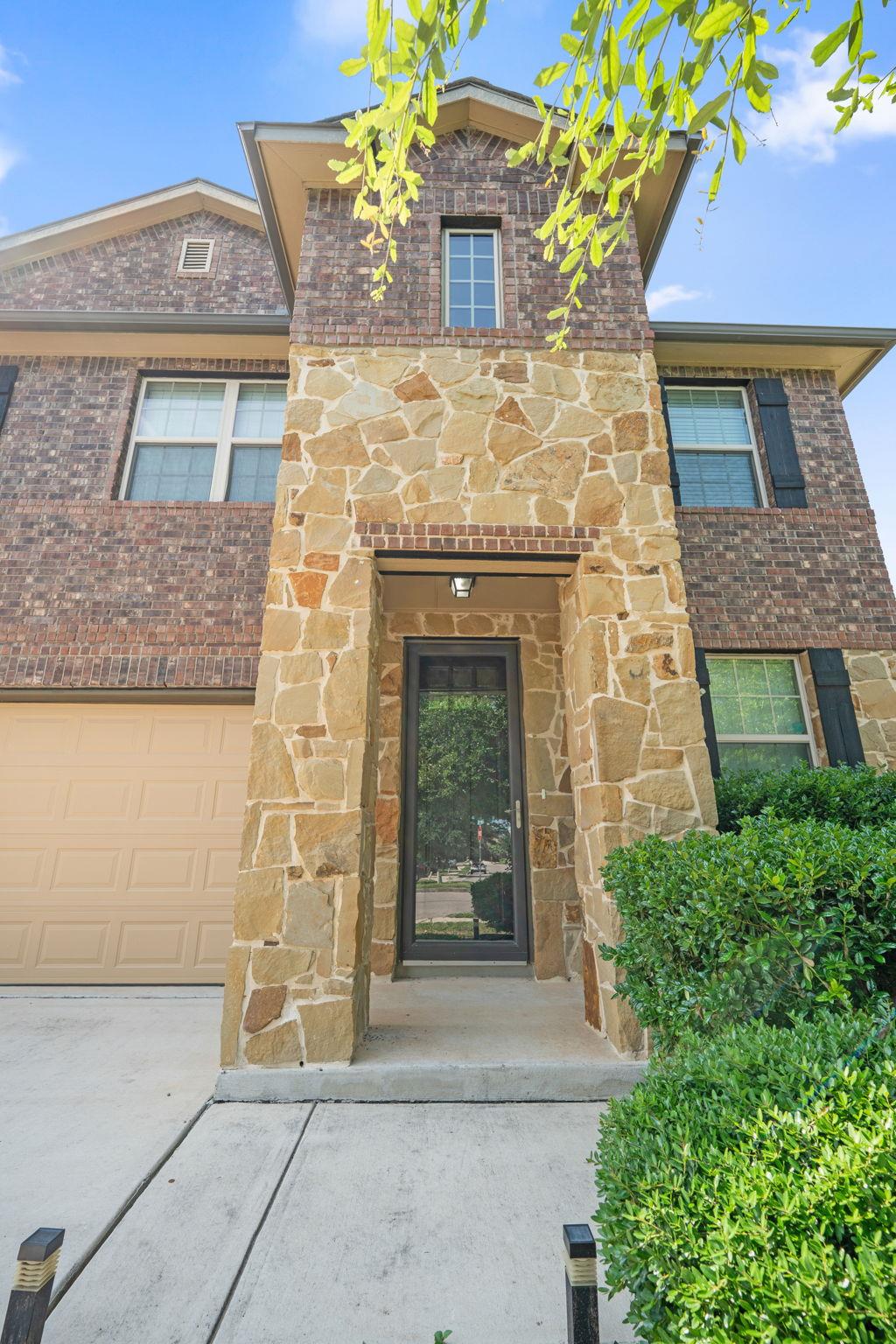 220 Golden Vista ST