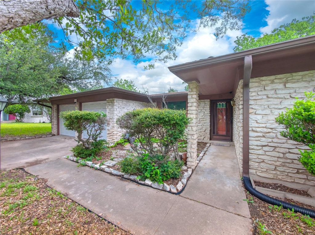 Photo of 704 Jetta CT, Austin, TX 78753 (MLS # 4434052)