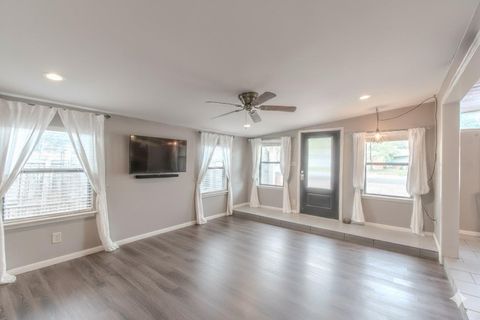 Tiny photo for 505 W Crestland DR, Austin, TX 78752 (MLS # 5262913)