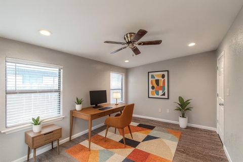 Tiny photo for 505 W Crestland DR, Austin, TX 78752 (MLS # 5262913)