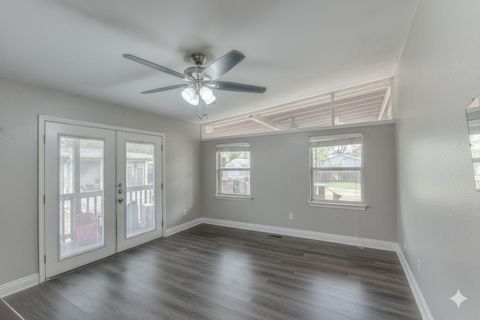 Tiny photo for 505 W Crestland DR, Austin, TX 78752 (MLS # 5262913)