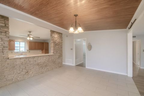 Tiny photo for 505 W Crestland DR, Austin, TX 78752 (MLS # 5262913)