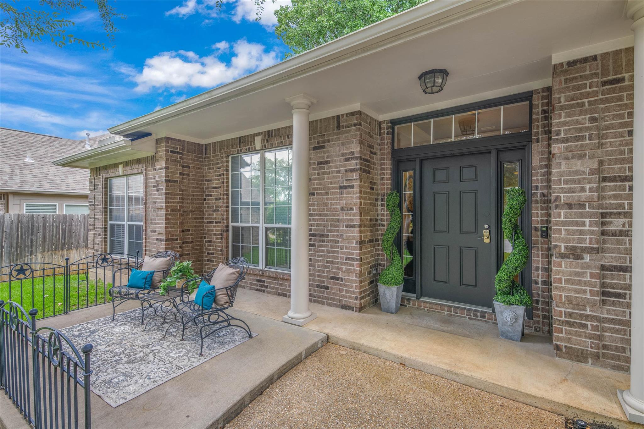 1002 Capistrano CT