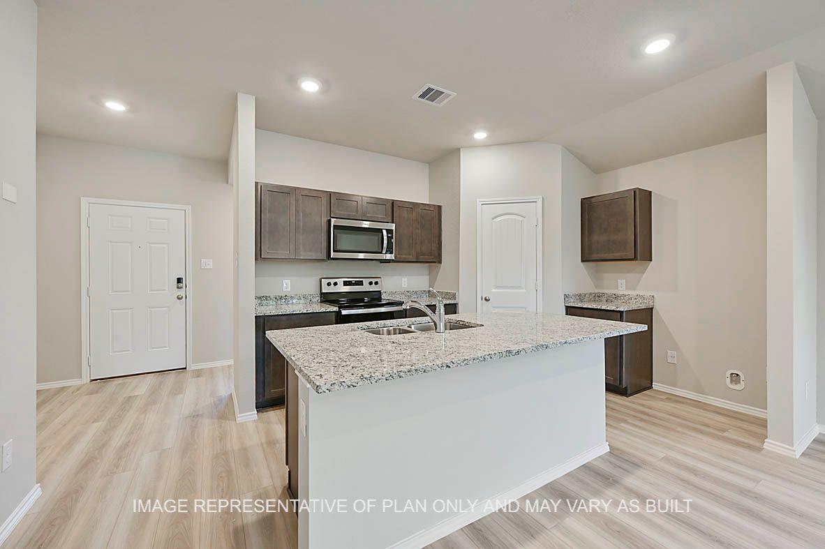 313 Doss DR