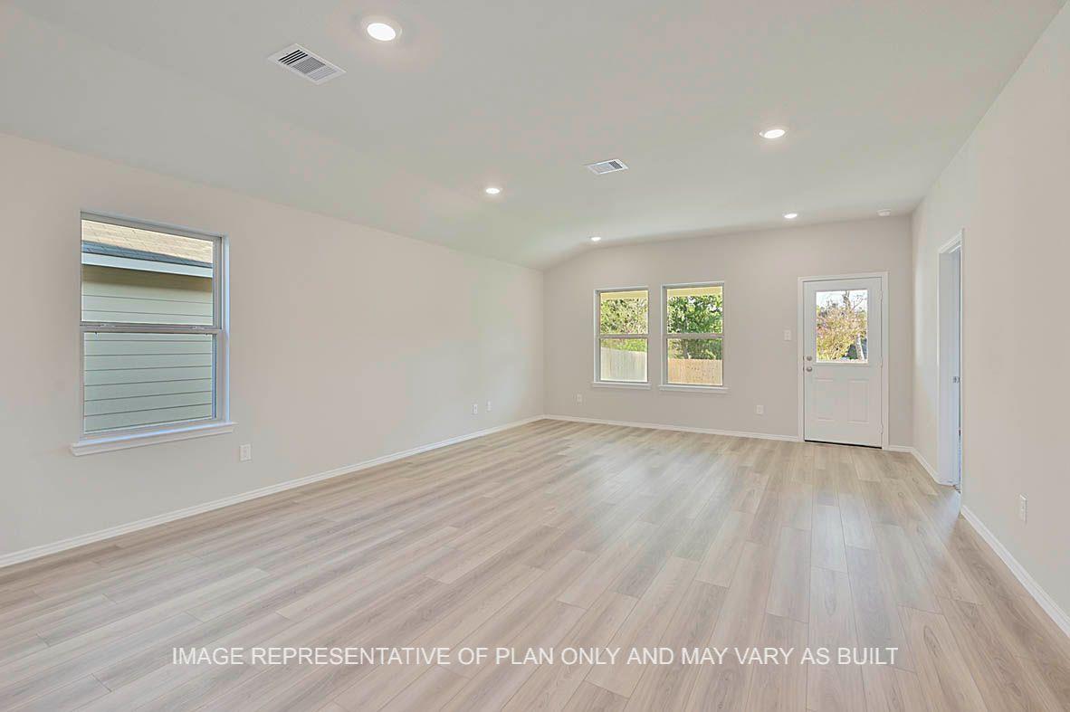 313 Doss DR