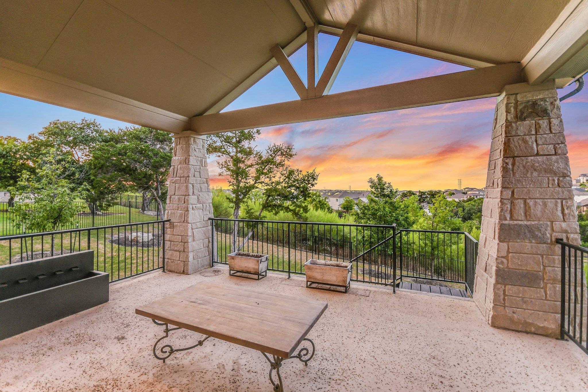 Lakeway, Texas 78738, United States, 4 Bedrooms Bedrooms, ,4 BathroomsBathrooms,Residential,Pending,118370