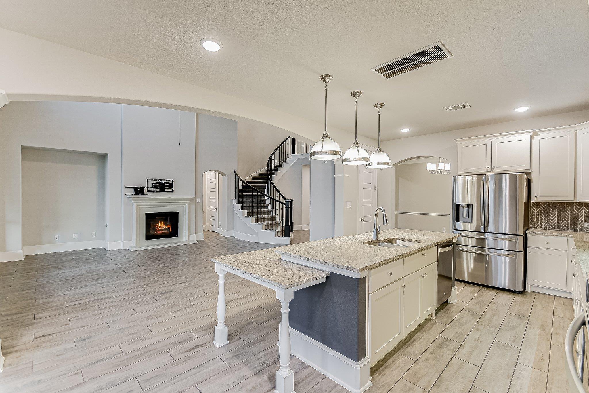 Lakeway, Texas 78738, United States, 4 Bedrooms Bedrooms, ,4 BathroomsBathrooms,Residential,Pending,118370
