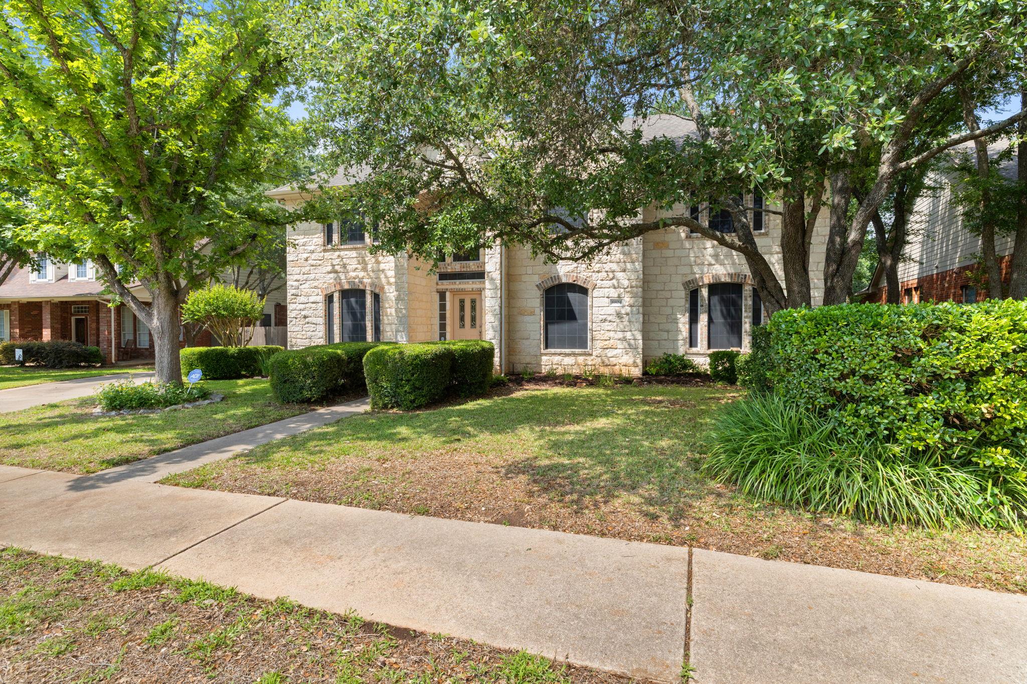 6804 Robert Dixon DR
